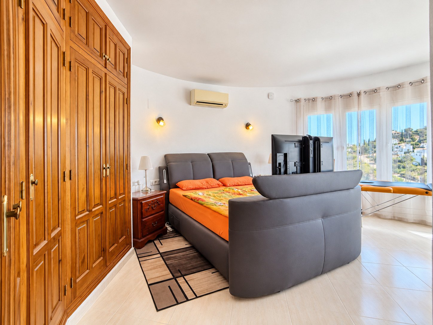 Großzügige, exklusive Villa mit Panoramameerblick, separatem Gästebereich und Doppelgarage - 16
