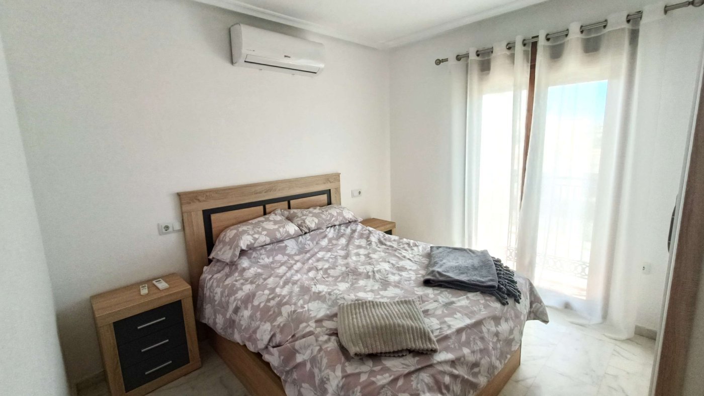 Wunderschöne Obergeschosswohnung mit 2 Schlafzimmern, 2 Bädern und eigener Dachterrasse mit fantastischem Blick über den Golfplatz - 12