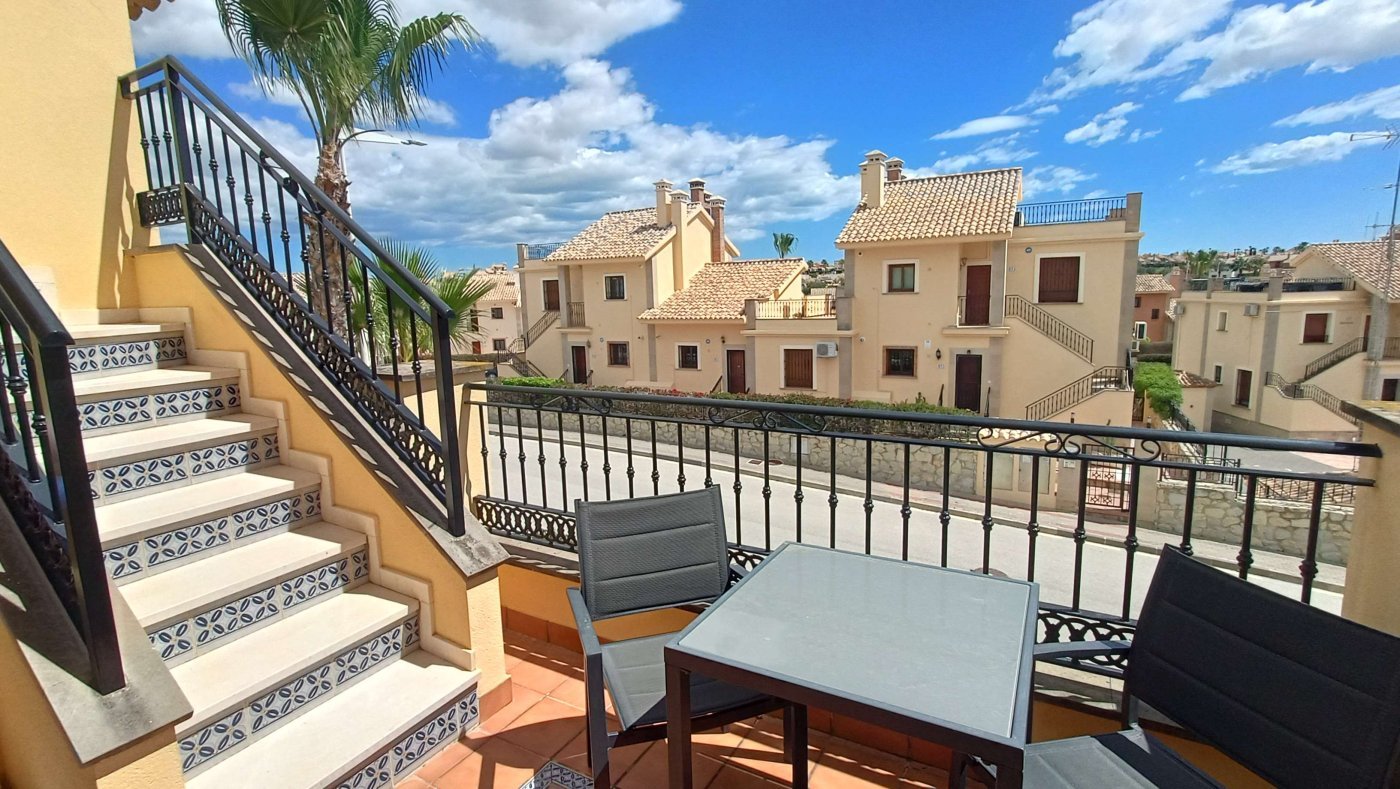 Wunderschöne Obergeschosswohnung mit 2 Schlafzimmern, 2 Bädern und eigener Dachterrasse mit fantastischem Blick über den Golfplatz - 22