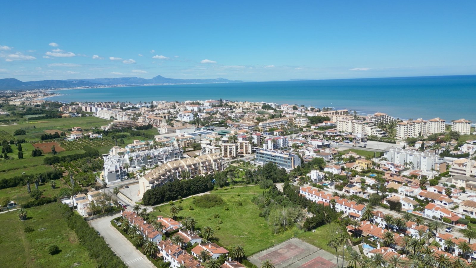 Sehr gepflegtes Reihenhaus mit 3 Schlafzimmern in der beliebten Ferienanlage El Palmar mit großer Poollandschaft - 4
