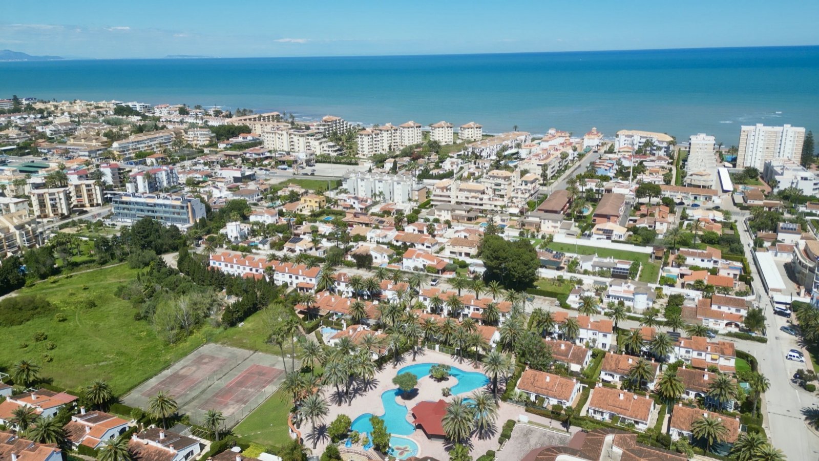 Sehr gepflegtes Reihenhaus mit 3 Schlafzimmern in der beliebten Ferienanlage El Palmar mit großer Poollandschaft - 40