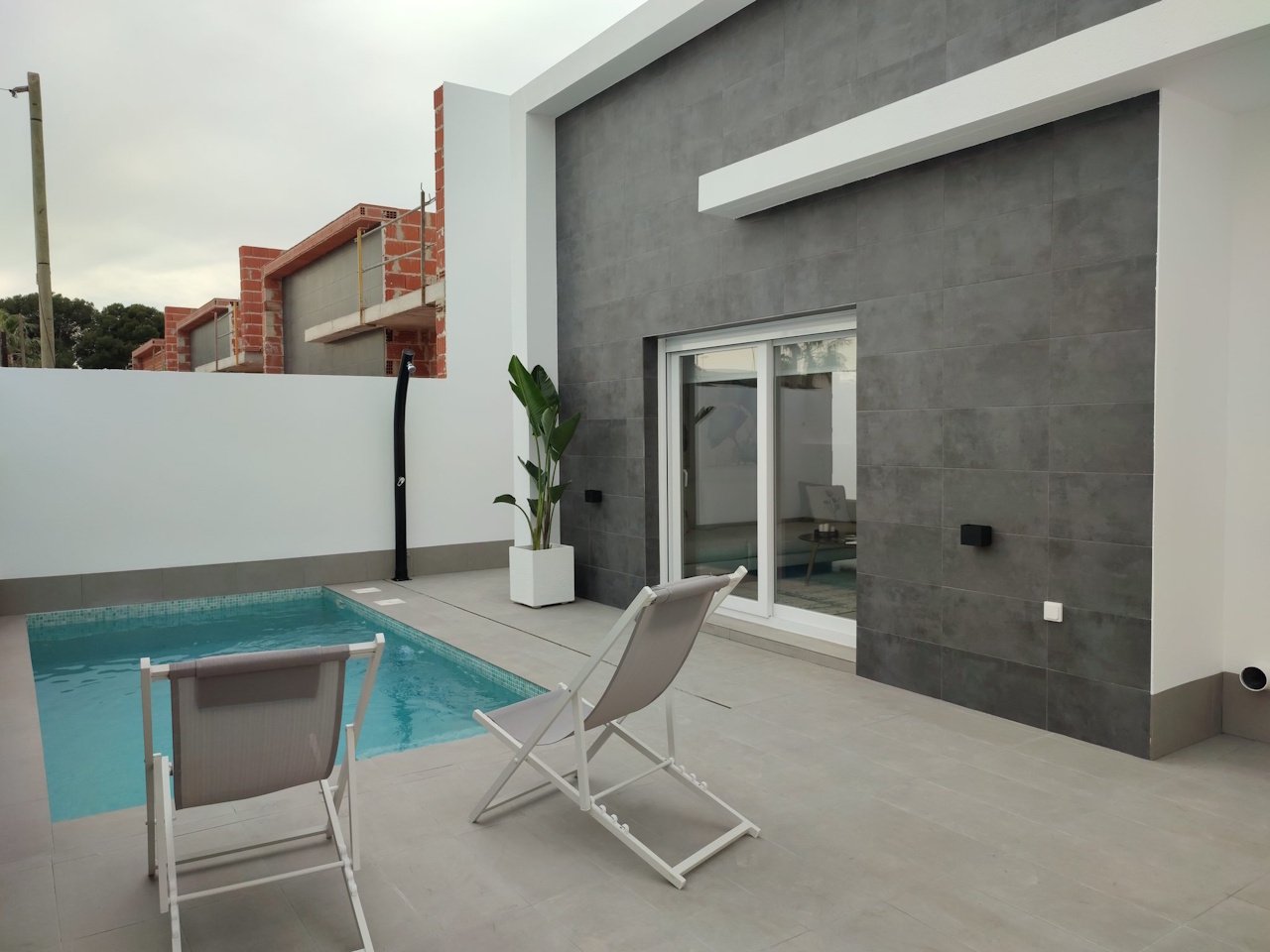 Wunderschöne Villen mit 3 Schlafzimmern, 2 Bädern, Dachterrasse und Privatpool - 3