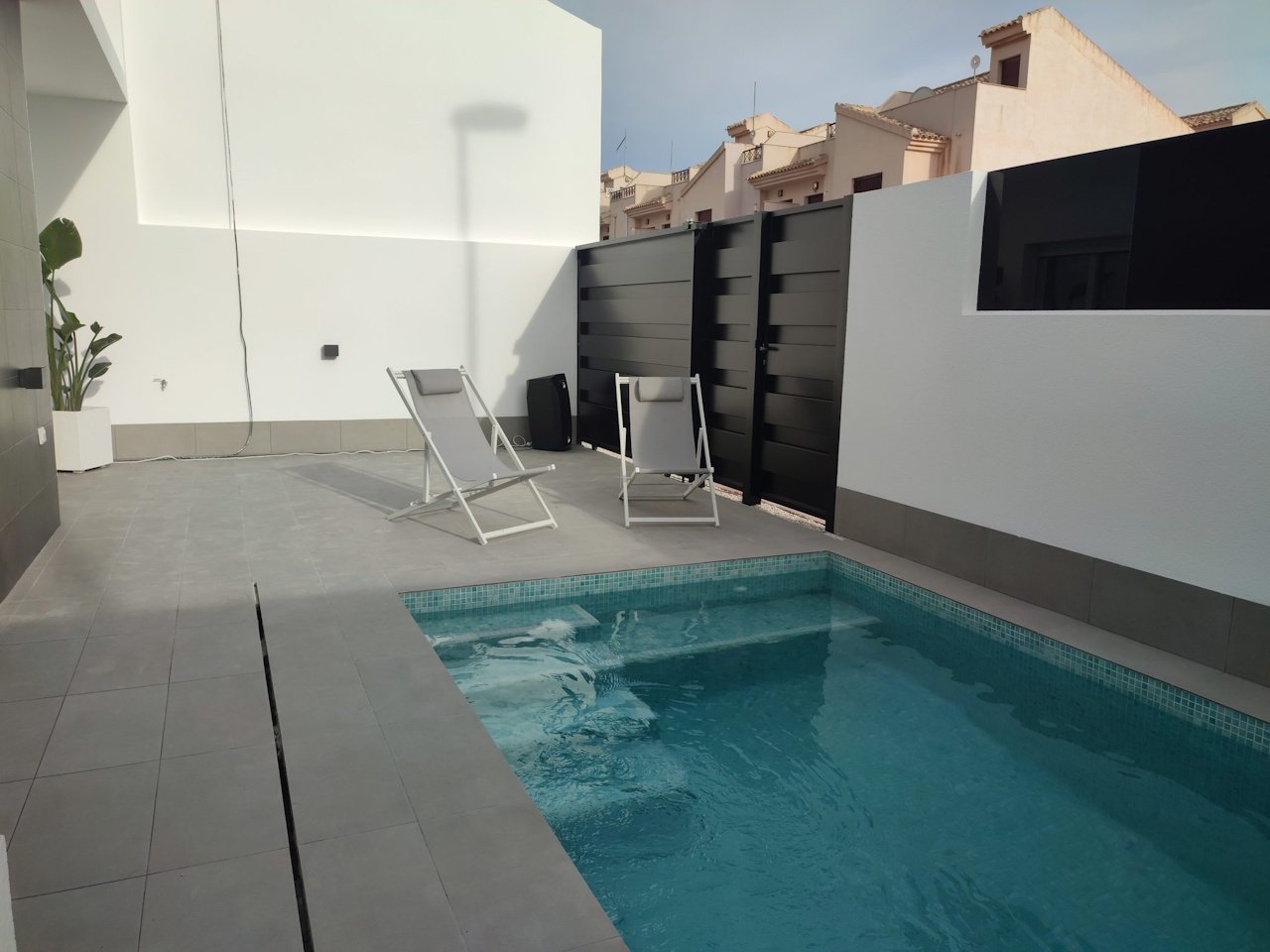 Wunderschöne Villen mit 3 Schlafzimmern, 2 Bädern, Dachterrasse und Privatpool - 4