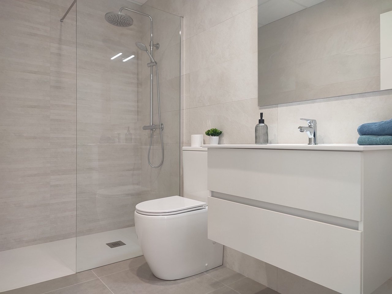 Wunderschöne Villen mit 3 Schlafzimmern, 2 Bädern, Dachterrasse und Privatpool - 16