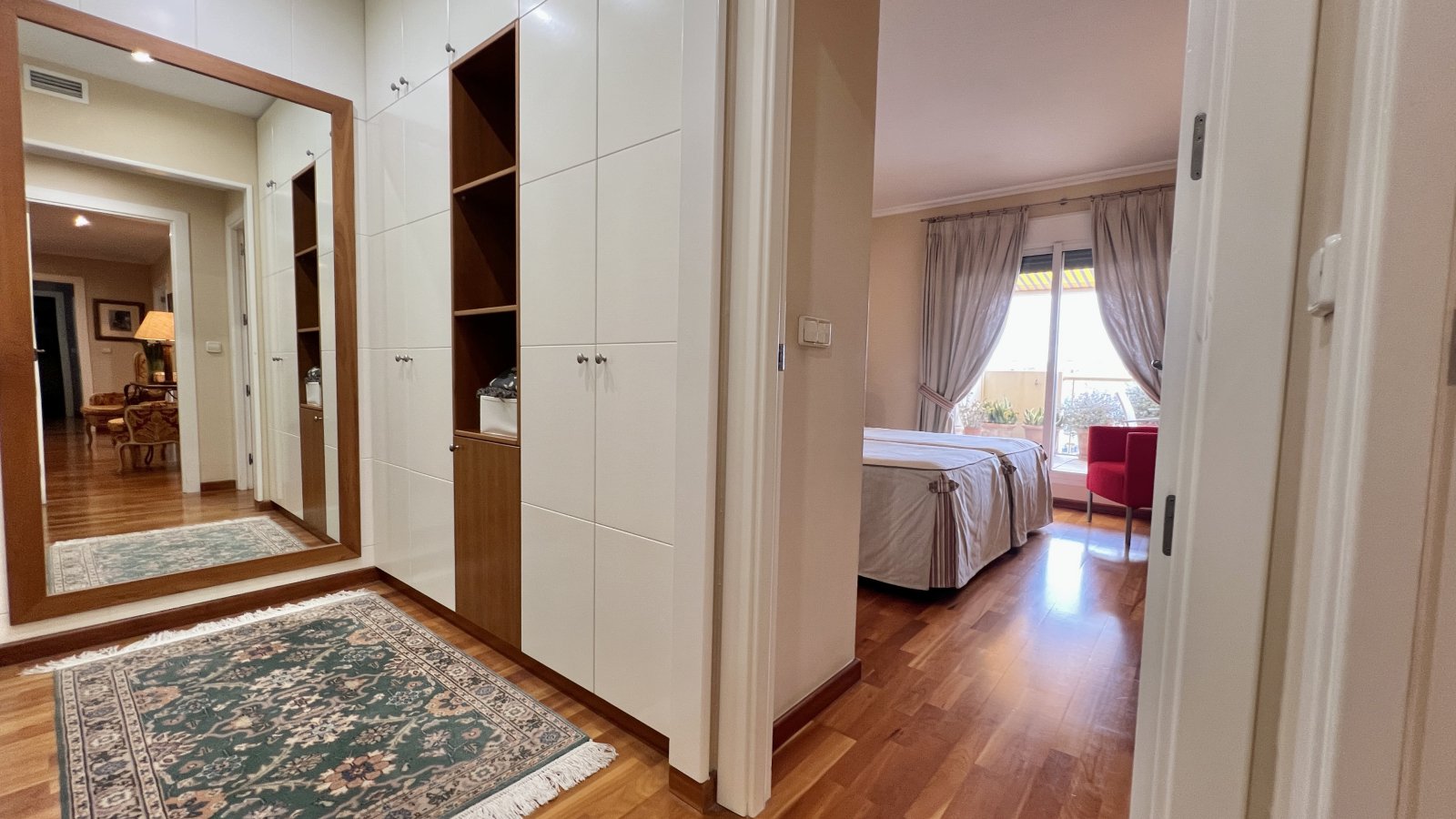 Exklusives Duplex-Penthouse mit 4 Schlafzimmern und privatem Pool auf der Dachterrasse - 11