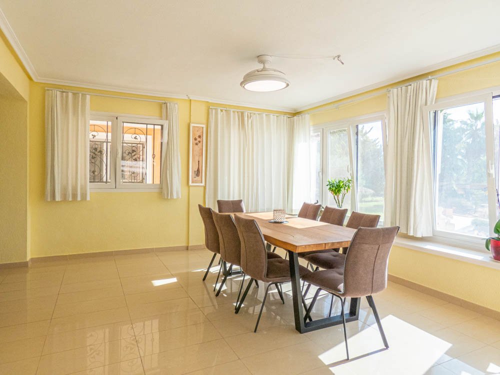 Wunderschöne renovierte Landhaus-Villa mit 7 Schlafzimmern, 7 Bädern, Klimaanlage, Zentralheizung, Doppelgarage und beheizbarem Privatpool - 10