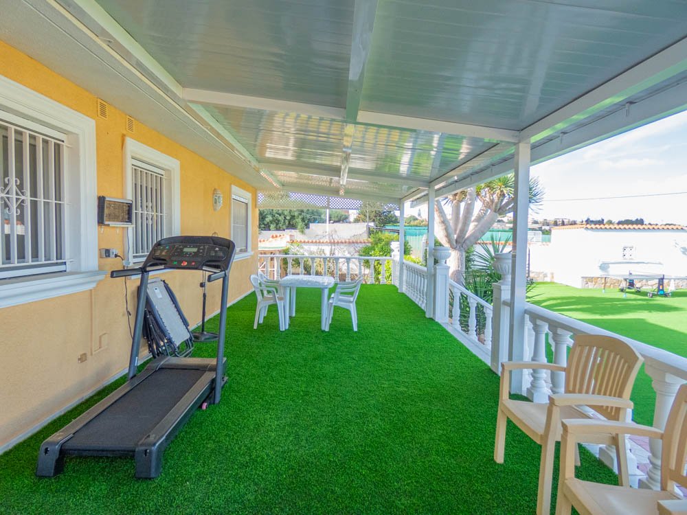Wunderschöne renovierte Landhaus-Villa mit 7 Schlafzimmern, 7 Bädern, Klimaanlage, Zentralheizung, Doppelgarage und beheizbarem Privatpool - 50