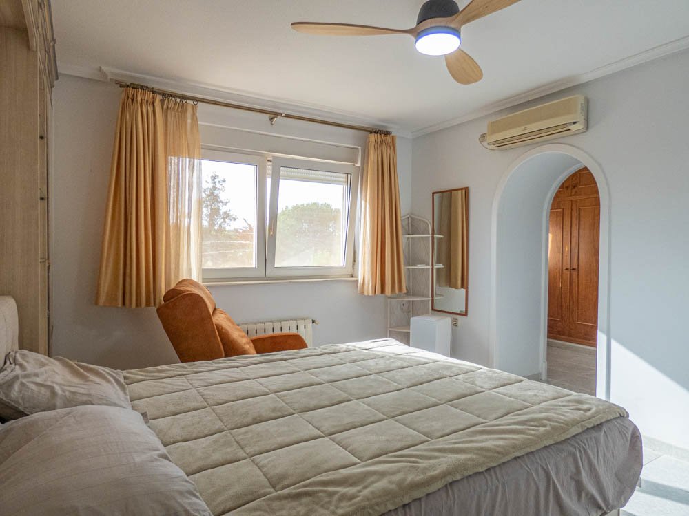 Wunderschöne renovierte Landhaus-Villa mit 7 Schlafzimmern, 7 Bädern, Klimaanlage, Zentralheizung, Doppelgarage und beheizbarem Privatpool - 27