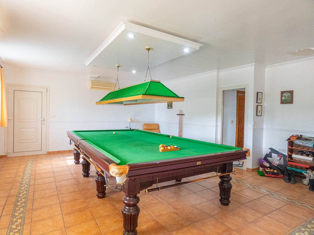 Wunderschöne renovierte Landhaus-Villa mit 7 Schlafzimmern, 7 Bädern, Klimaanlage, Zentralheizung, Doppelgarage und beheizbarem Privatpool - 11