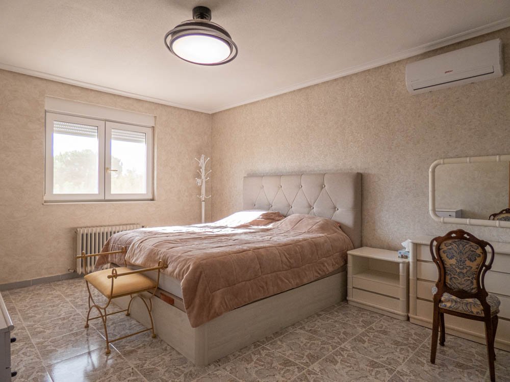 Wunderschöne renovierte Landhaus-Villa mit 7 Schlafzimmern, 7 Bädern, Klimaanlage, Zentralheizung, Doppelgarage und beheizbarem Privatpool - 38