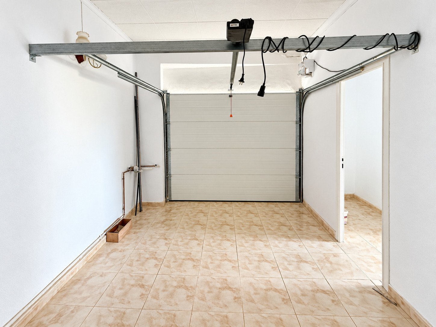 Stadthaus mit Innenhof, Garage und großzügigen Terrassen in Pego - 23