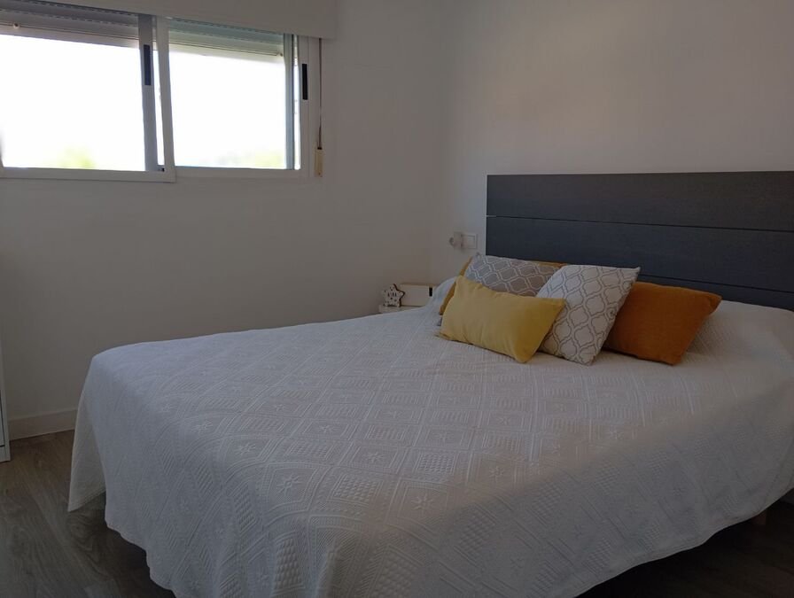 Reihenhaus mit 2 Schlafzimmern, 2 Bädern, Gäste-WC, Dachterrasse, Tiefgaragenstellplatz und Gemeinschaftspool - 21