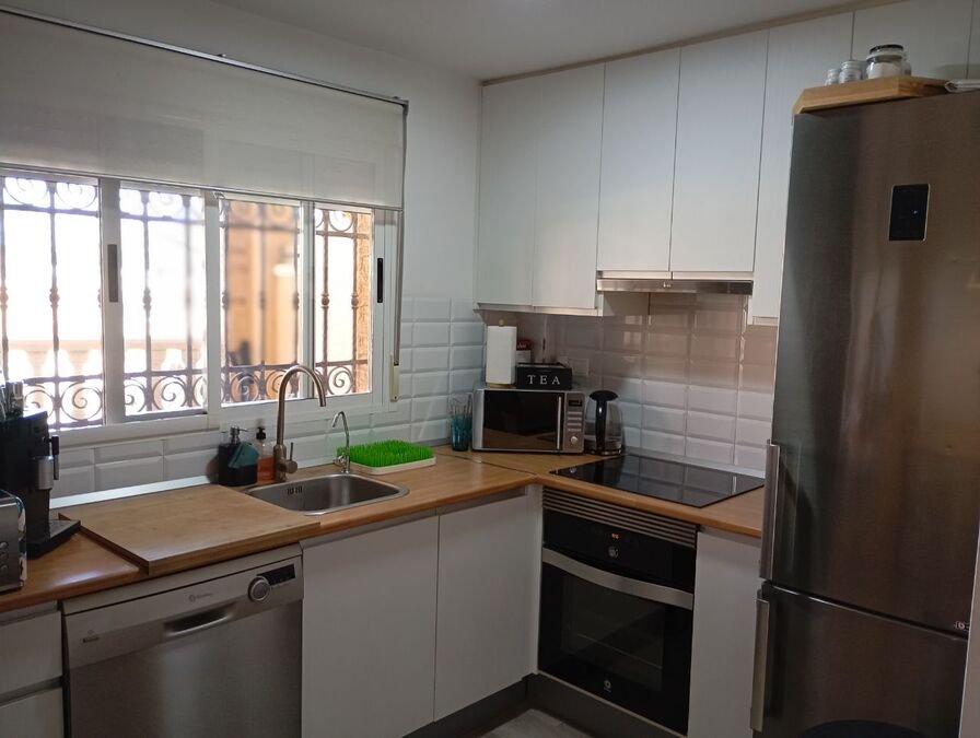 Reihenhaus mit 2 Schlafzimmern, 2 Bädern, Gäste-WC, Dachterrasse, Tiefgaragenstellplatz und Gemeinschaftspool - 2