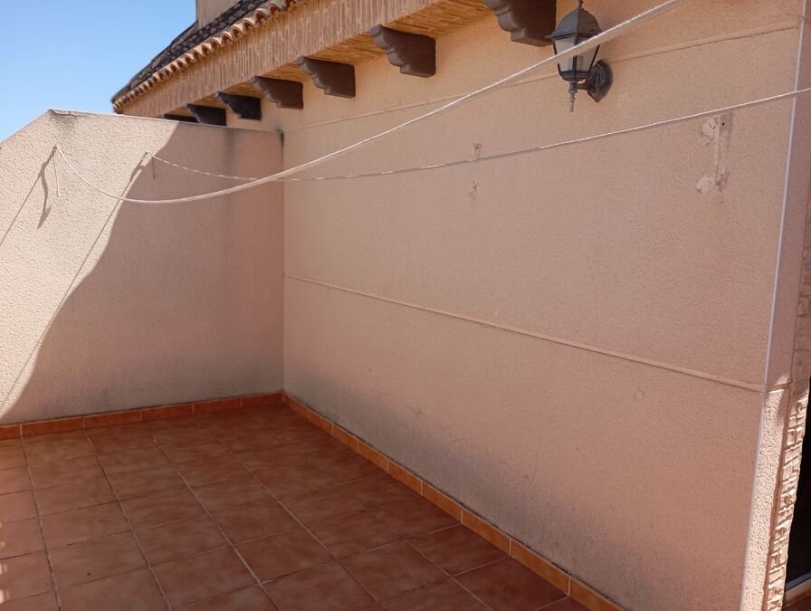 Reihenhaus mit 2 Schlafzimmern, 2 Bädern, Gäste-WC, Dachterrasse, Tiefgaragenstellplatz und Gemeinschaftspool - 30