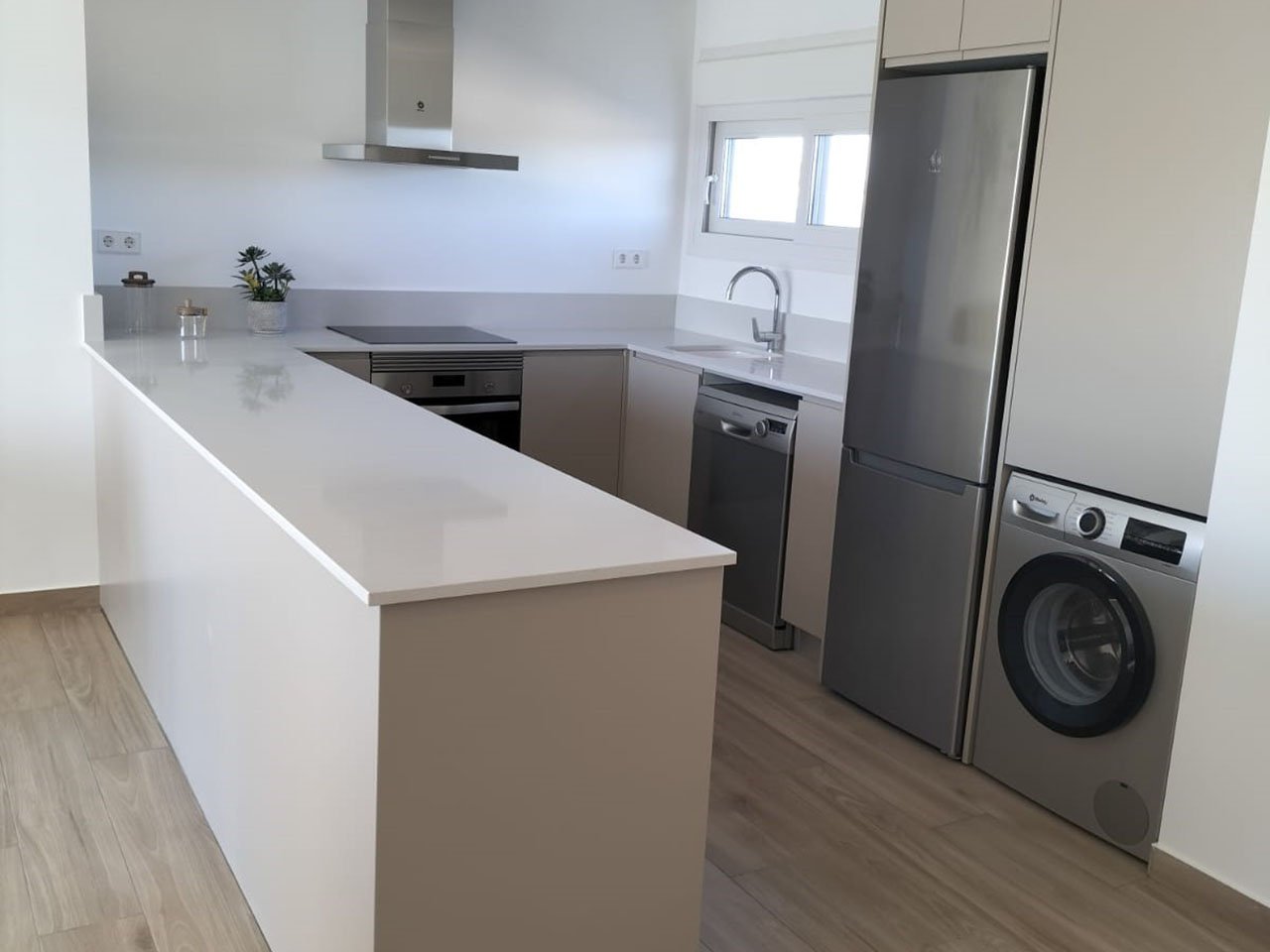 Moderne und komfortable 3-Zimmer-Obergeschoss-Wohnungen mit Gemeinschaftspool in Golfanlage - 7