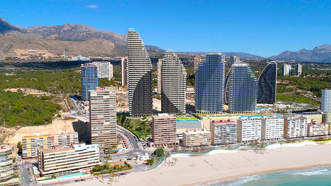 Wohnungen mit 3 Schlafzimmern, 2 Bädern, Klimaanlage, Fußbodenheizung in Bädern, Kfz-Stellplatz und Meerblick nur 100 m vom Strand - 10