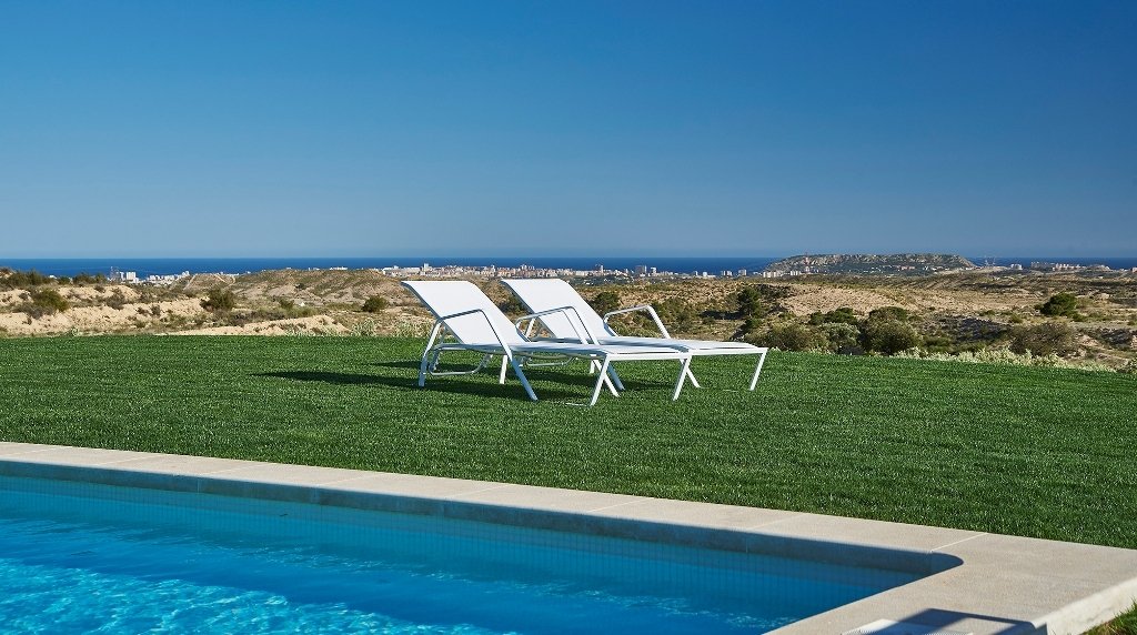Moderne Luxusvilla mit 4 Schlafzimmern, 4 Bädern, Privatpool und atemberaubendem Ausblick - 4