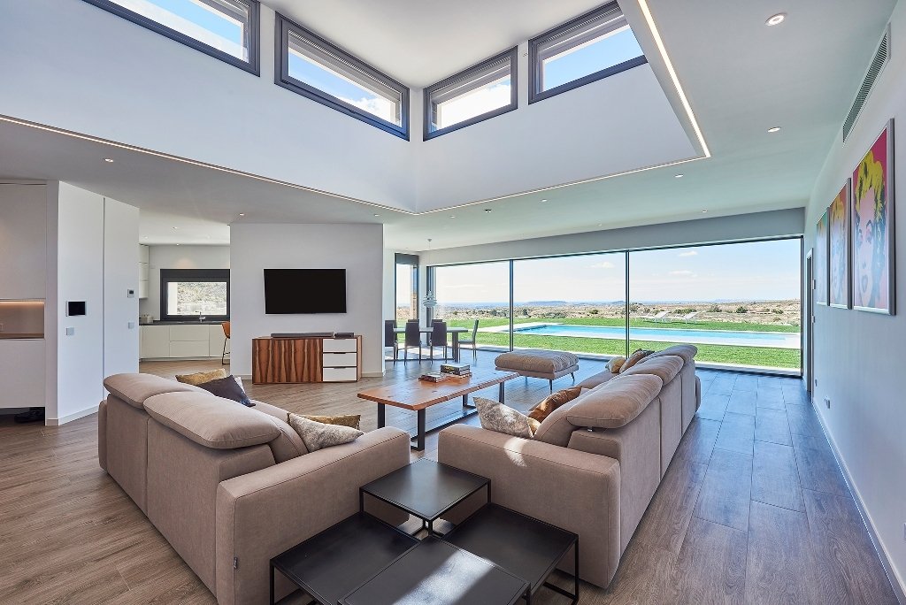 Moderne Luxusvilla mit 4 Schlafzimmern, 4 Bädern, Privatpool und atemberaubendem Ausblick - 11
