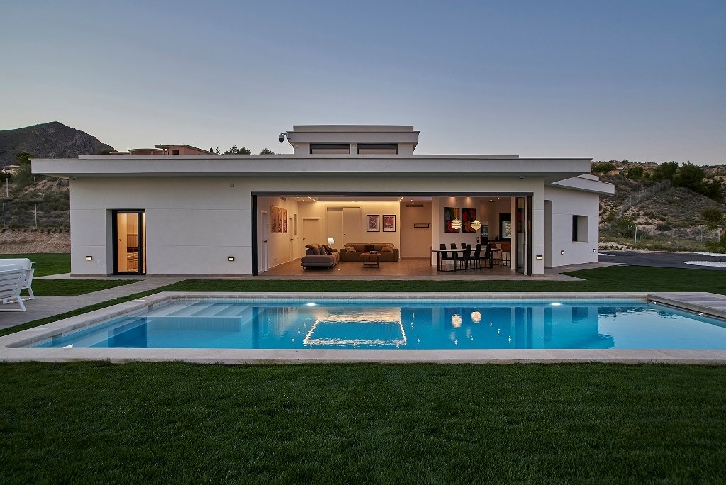Moderne Luxusvilla mit 4 Schlafzimmern, 4 Bädern, Privatpool und atemberaubendem Ausblick - 7