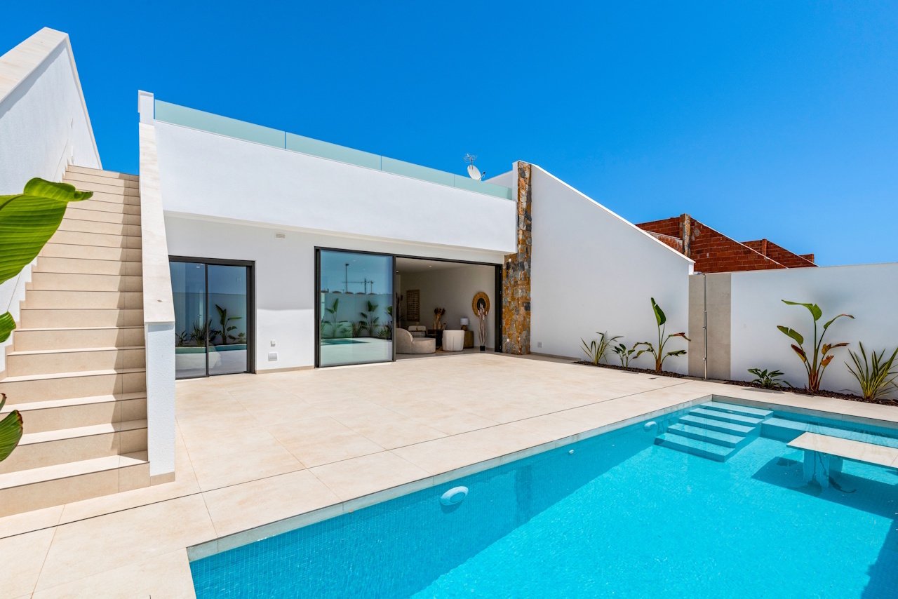 Villen mit 3 Schlafzimmern, 2 Bädern, Klimaanlage, Kfz-Stellplatz und Privatpool in der La Serena Golfanlage - 2