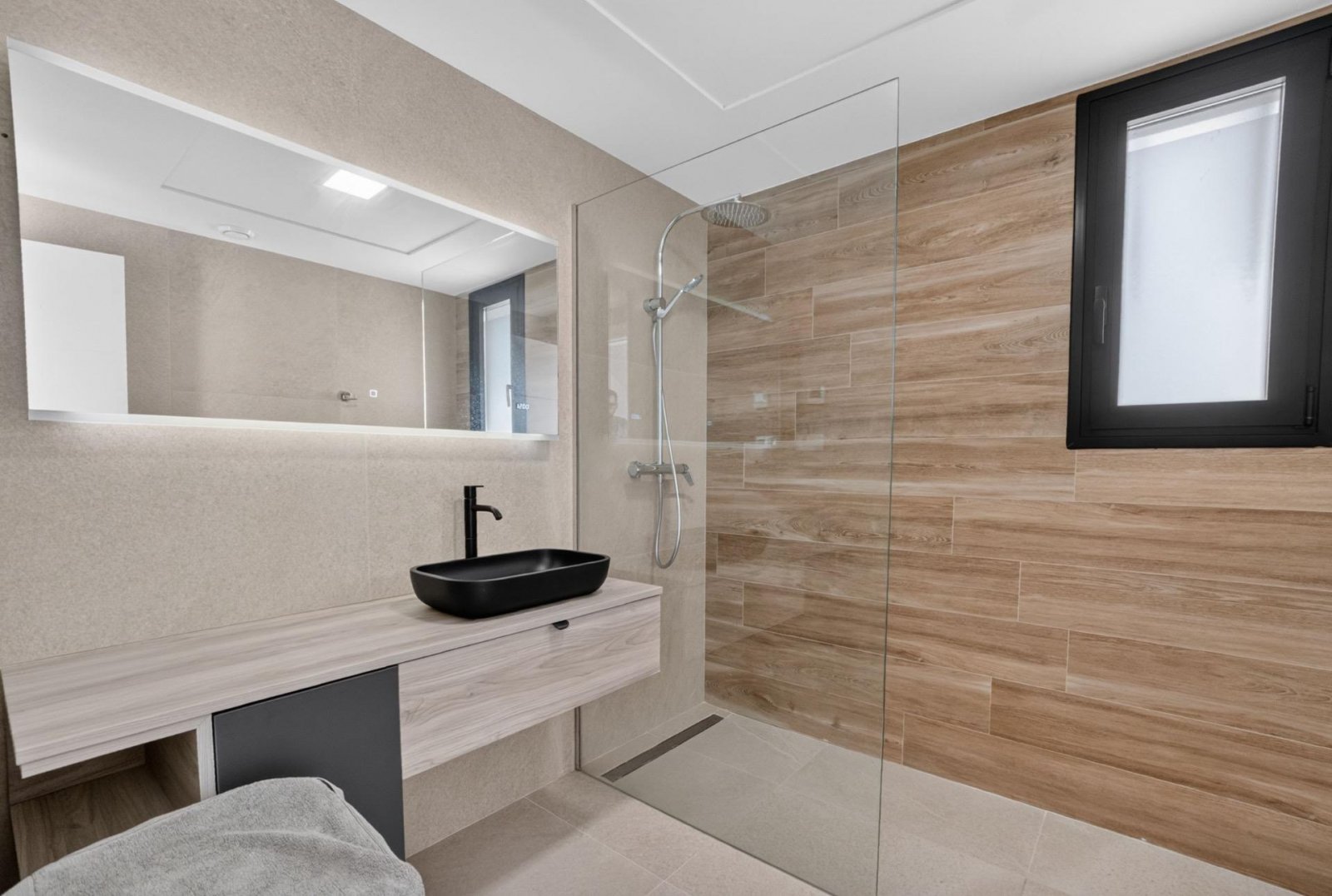 Moderne freistehende Villa mit 3 Schlafzimmern, 2 Bädern, Gäste-WC und privatem Pool in El Raso - 25