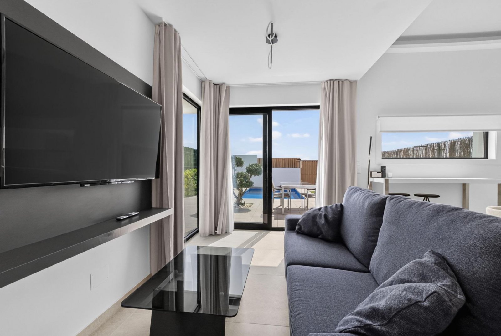 Moderne freistehende Villa mit 3 Schlafzimmern, 2 Bädern, Gäste-WC und privatem Pool in El Raso - 17
