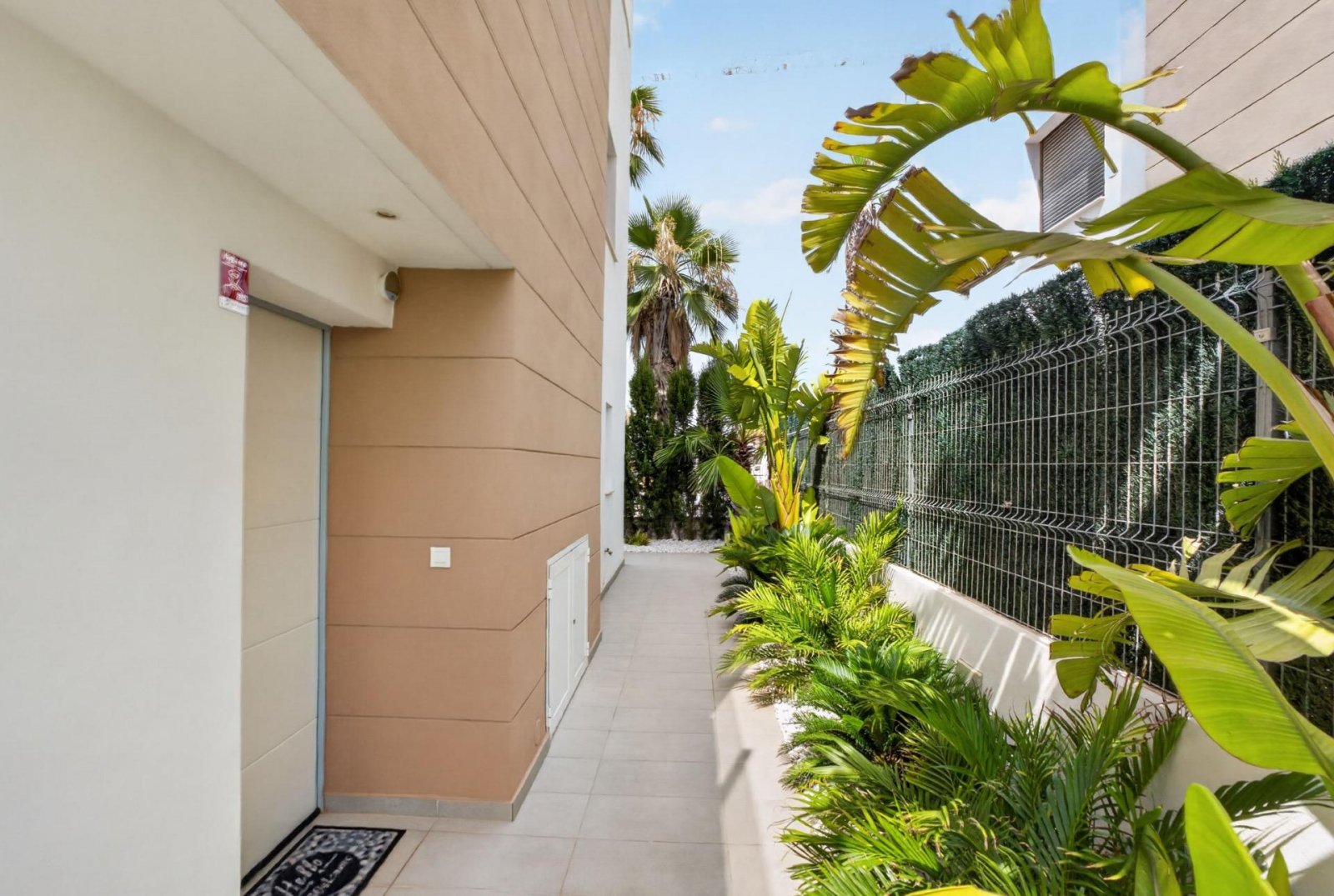 Moderne freistehende Villa mit 3 Schlafzimmern, 2 Bädern, Gäste-WC und privatem Pool in El Raso - 45