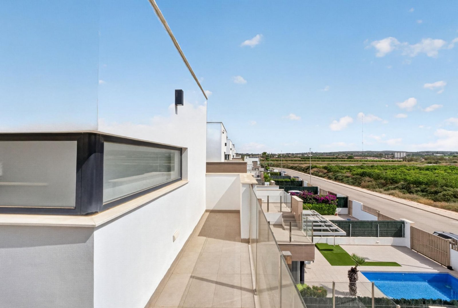 Moderne freistehende Villa mit 3 Schlafzimmern, 2 Bädern, Gäste-WC und privatem Pool in El Raso - 41