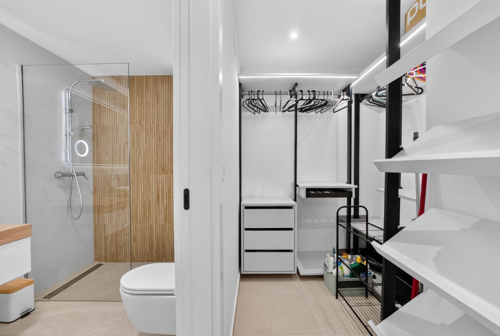 Moderne freistehende Villa mit 3 Schlafzimmern, 2 Bädern, Gäste-WC und privatem Pool in El Raso - 24