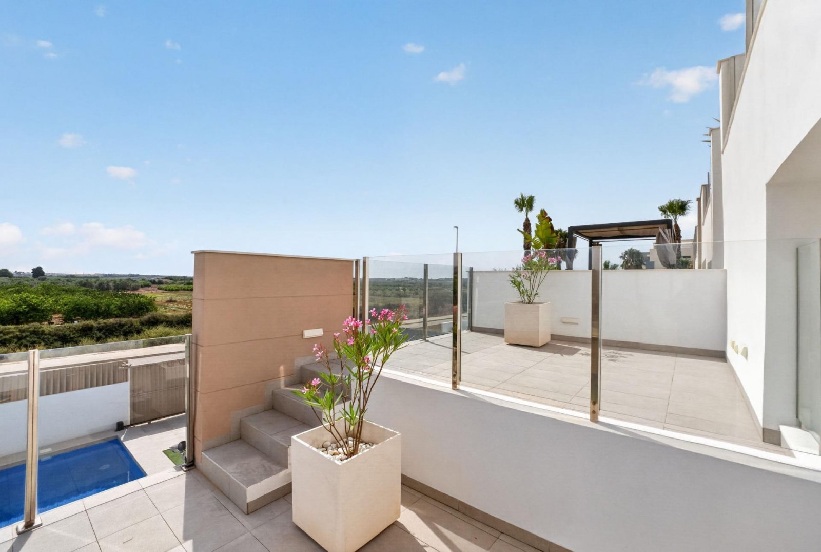Moderne freistehende Villa mit 3 Schlafzimmern, 2 Bädern, Gäste-WC und privatem Pool in El Raso - 32