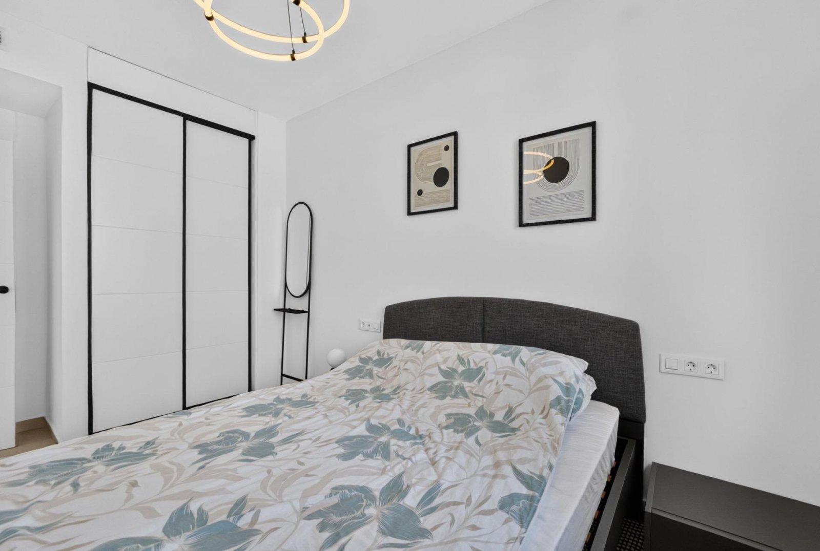 Moderne freistehende Villa mit 3 Schlafzimmern, 2 Bädern, Gäste-WC und privatem Pool in El Raso - 23