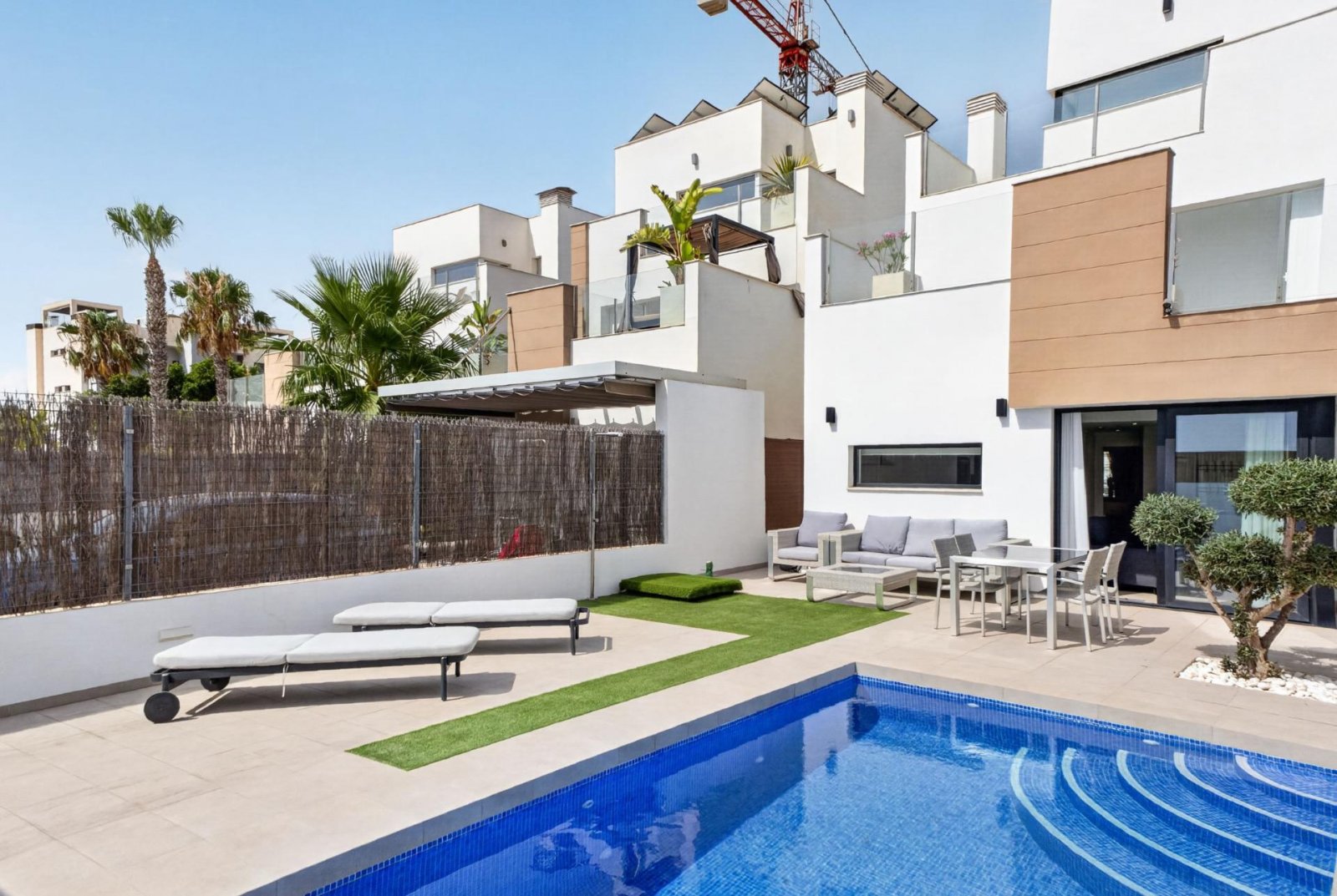Moderne freistehende Villa mit 3 Schlafzimmern, 2 Bädern, Gäste-WC und privatem Pool in El Raso - 2