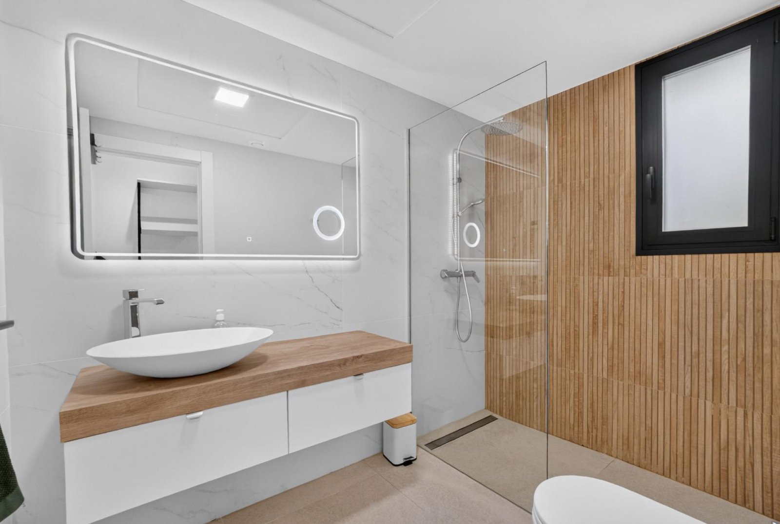 Moderne freistehende Villa mit 3 Schlafzimmern, 2 Bädern, Gäste-WC und privatem Pool in El Raso - 26