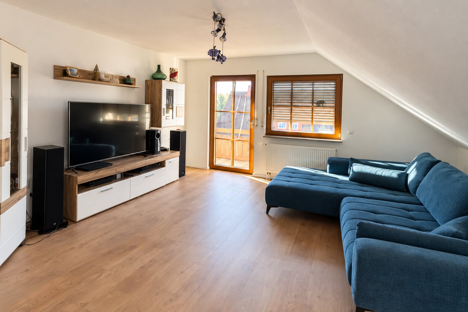 Modernes Wohnglück unter dem Dach mit Balkon in ruhiger Lage am Grünen - 14