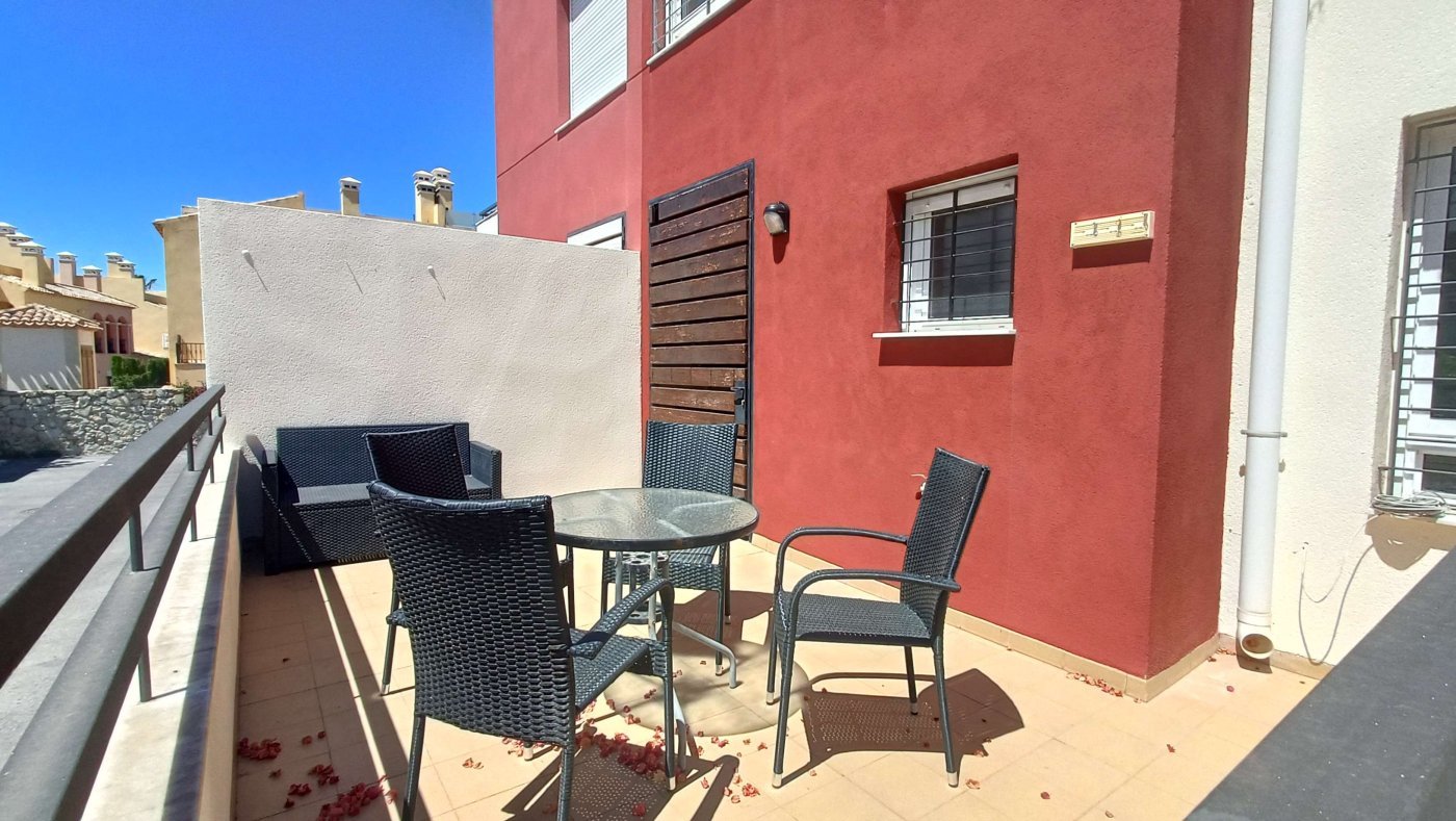 Wunderschöne Quattrovilla mit 3 Schlafzimmern, 2 Bädern, großer Dachterrasse, Keller und Garage im La Finca Golf and Spa Resort - 10