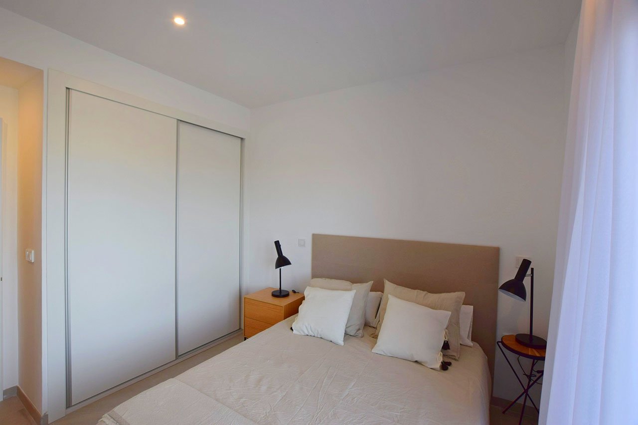 Appartements mit 2 Schlafzimmern, 2 Bädern, Vorinstallation Klimaanlage, Kfz-Stellplatz und Gemeinschaftspool nur 700 m vom Strand - 11