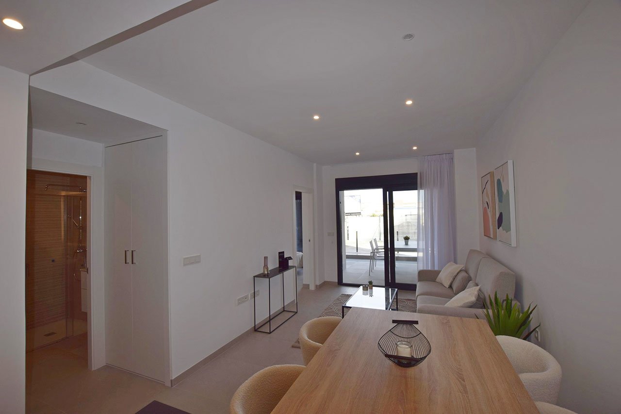 Appartements mit 2 Schlafzimmern, 2 Bädern, Vorinstallation Klimaanlage, Kfz-Stellplatz und Gemeinschaftspool nur 700 m vom Strand - 5