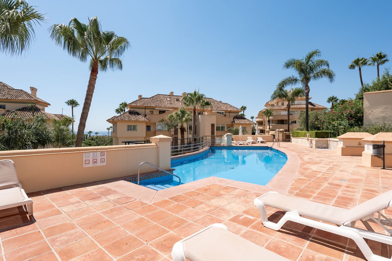 Exklusives Apartment mit Meerblick in Elviria Hills, Marbella Ost - 5