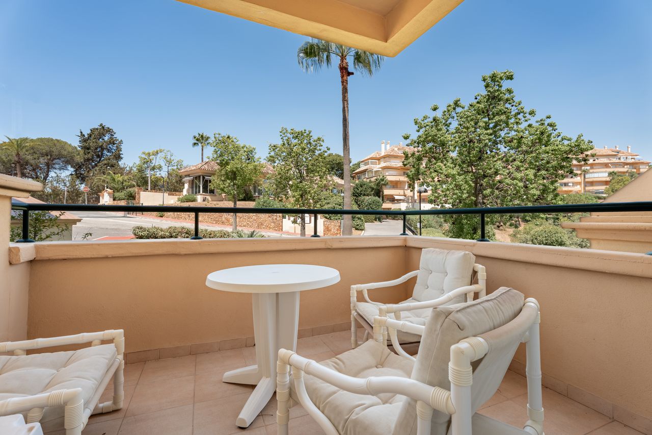 Exklusives Apartment mit Meerblick in Elviria Hills, Marbella Ost - 6