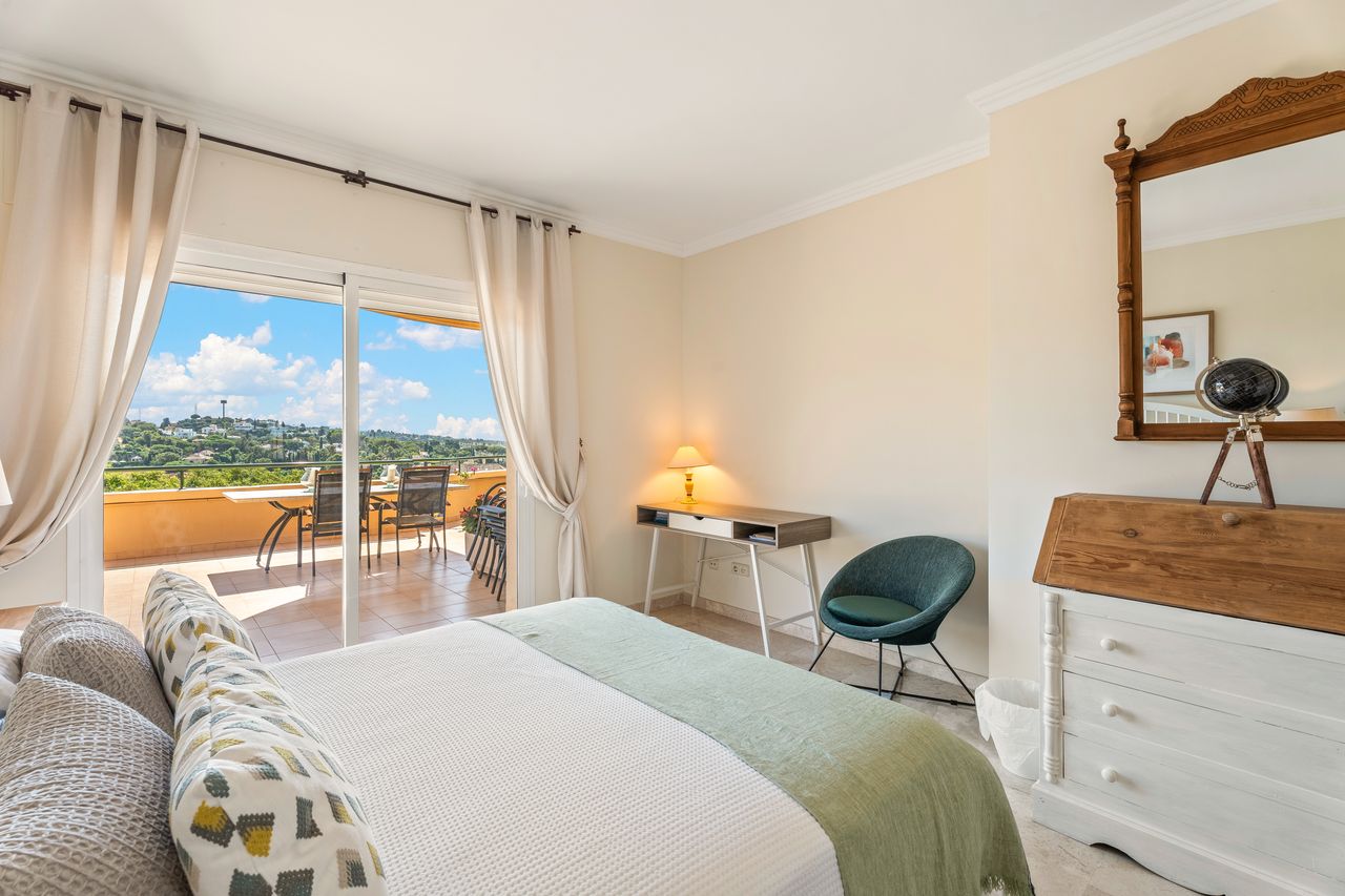 Exklusives Apartment mit Meerblick in Elviria Hills, Marbella Ost - 11