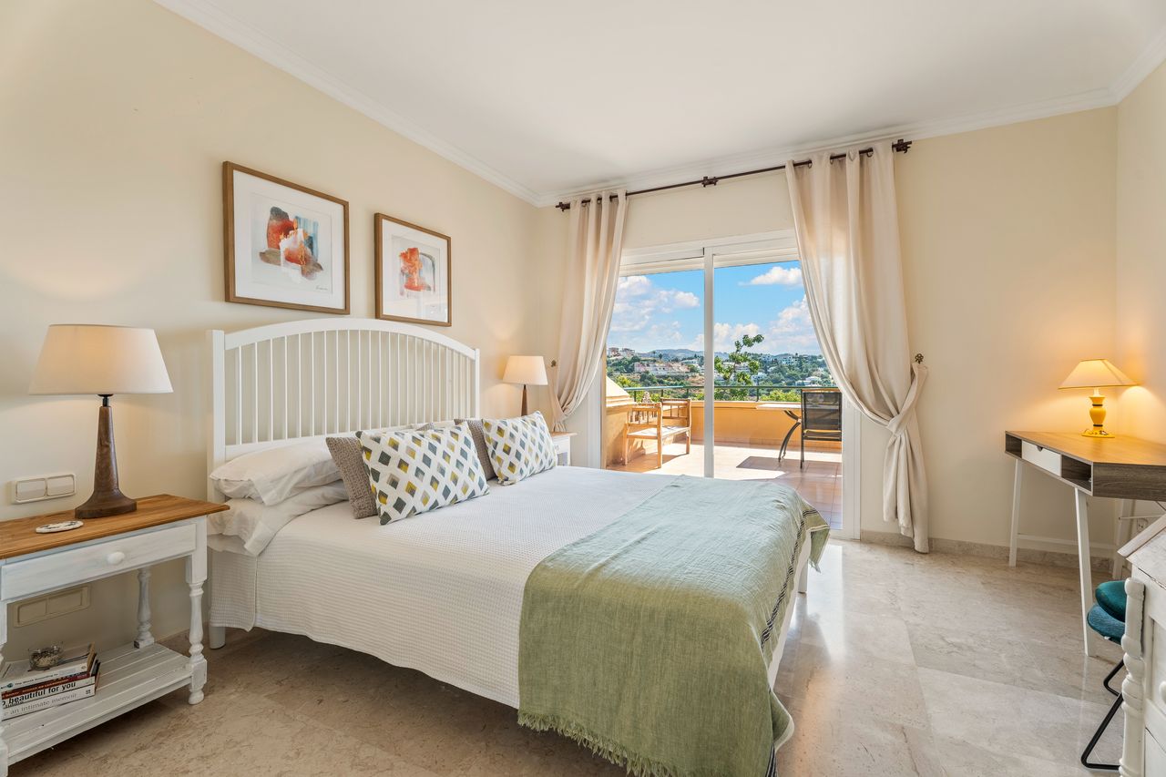 Exklusives Apartment mit Meerblick in Elviria Hills, Marbella Ost - 13