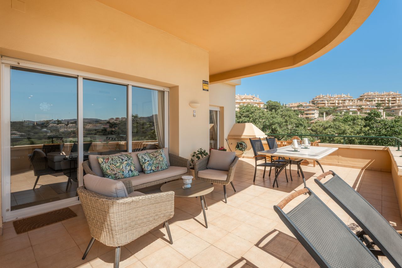 Exklusives Apartment mit Meerblick in Elviria Hills, Marbella Ost - 10
