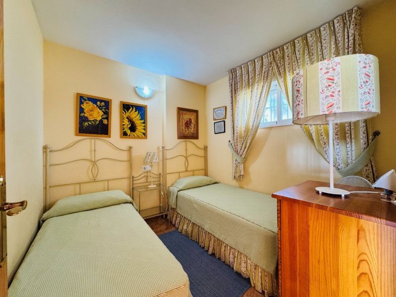 Appartement mit 2 Schlafzimmern, 1 Bad, überdachtem Kzf-Stellplatz, Gemeinschaftspool und Meerblick - 18