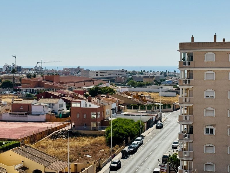 Appartement mit 2 Schlafzimmern, 1 Bad, überdachtem Kzf-Stellplatz, Gemeinschaftspool und Meerblick - 1