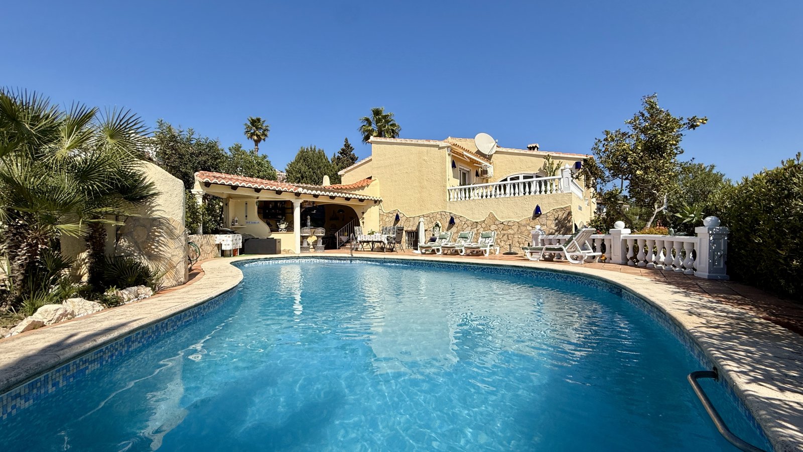 Traumhafte Villa mit Meerblick und viel Sonne - 26