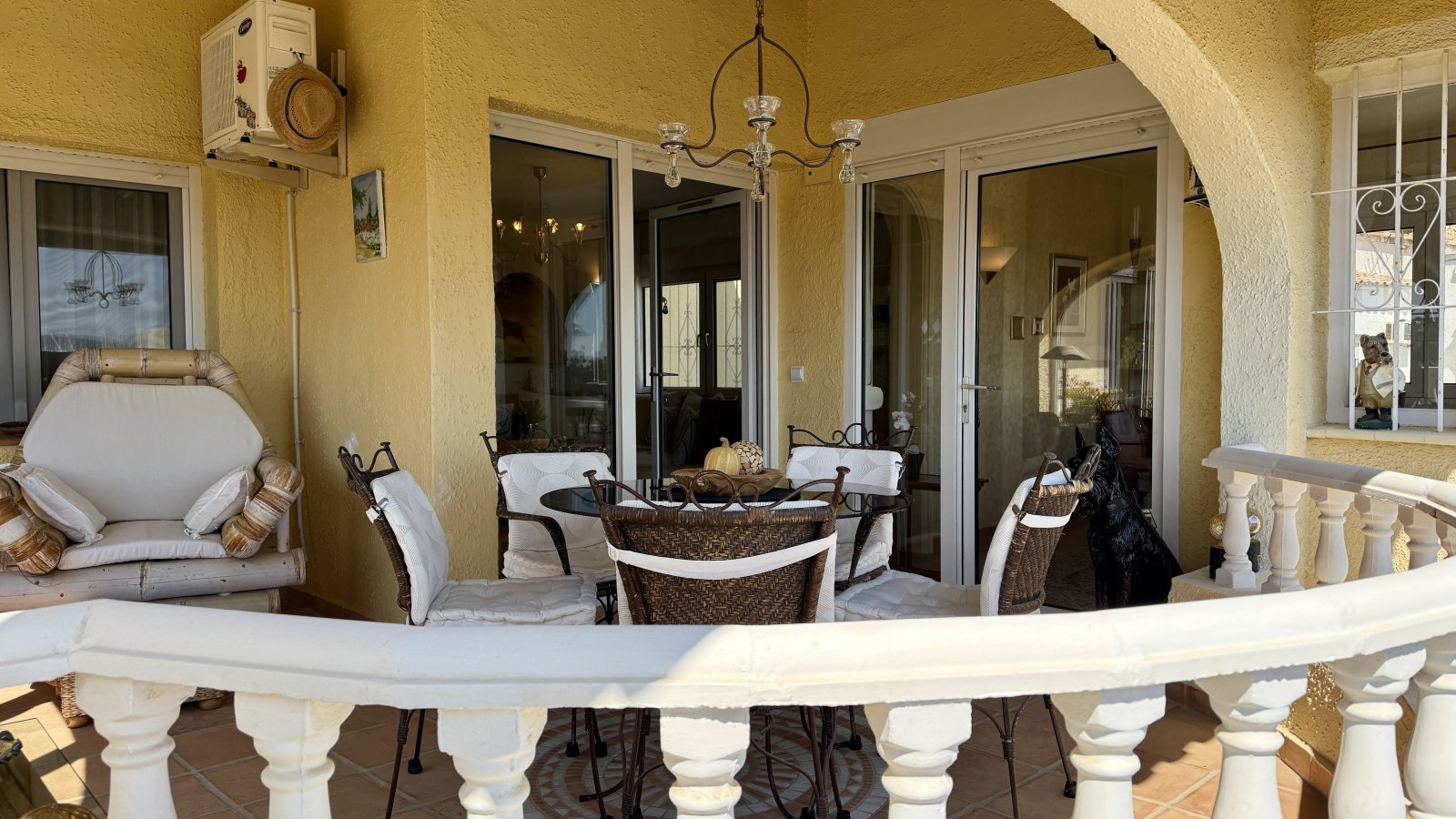 Traumhafte Villa mit Meerblick und viel Sonne - 17