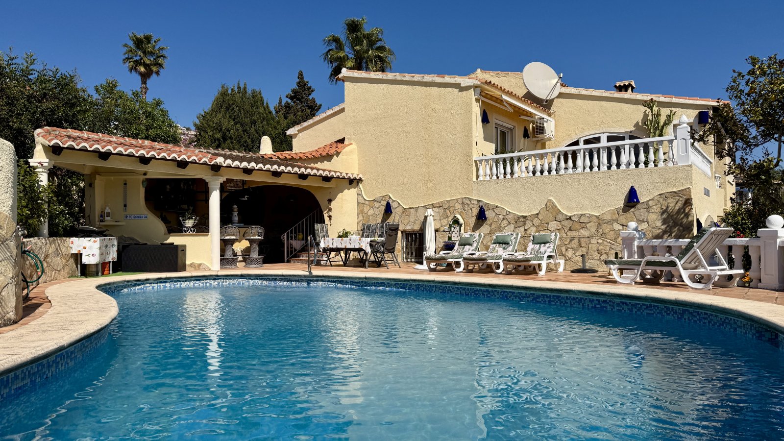 Traumhafte Villa mit Meerblick und viel Sonne - 1
