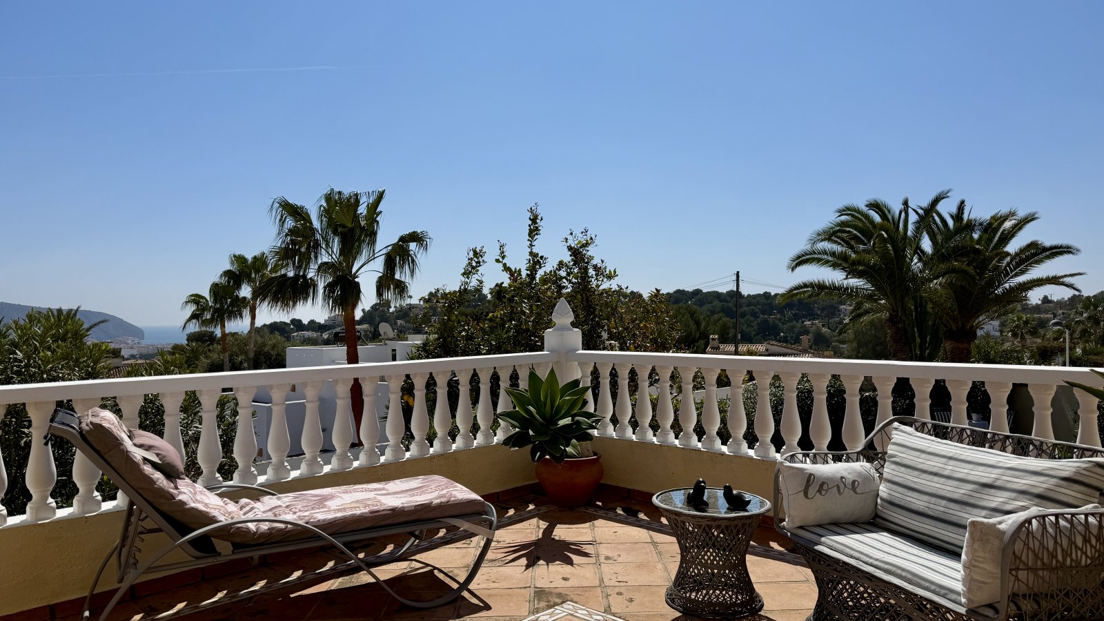 Traumhafte Villa mit Meerblick und viel Sonne - 6