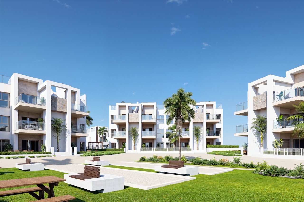 Penthouse-Wohnungen mit 3 Schlafzimmern, Tiefgaragenstellplatz und Gemeinschaftspool in einer wunderschönen Golfanlage und nur 500 m vom Strand - 3
