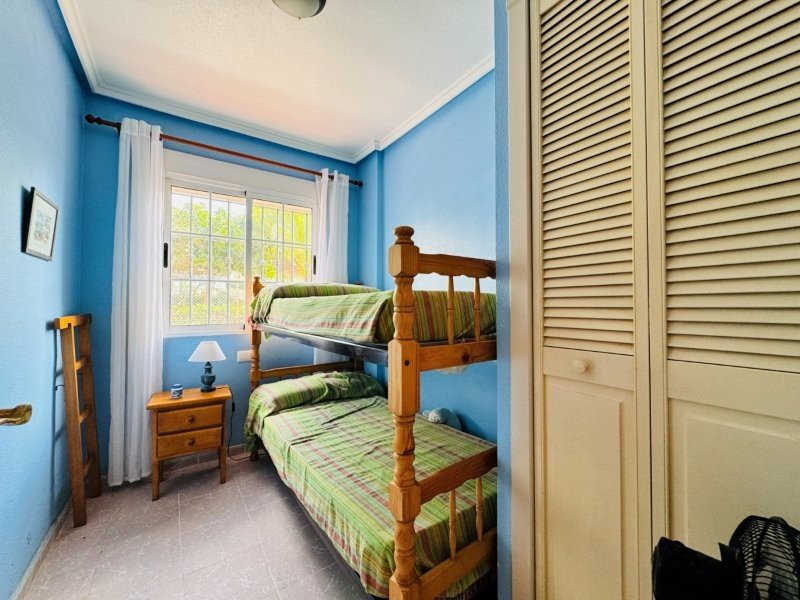 Erdgeschosswohnung mit 3 Schlafzimmern, 1 Bad, Tiefgaragenstellplatz und Gemeinschaftspool nur 300 m vom Strand - 9